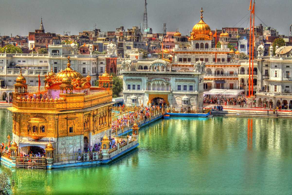 27 Top Tourist Attractions in India
